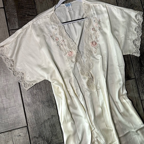 Vintage Other - Vintage Sara Beth bridal embroidered pearl white lace robe large women’s